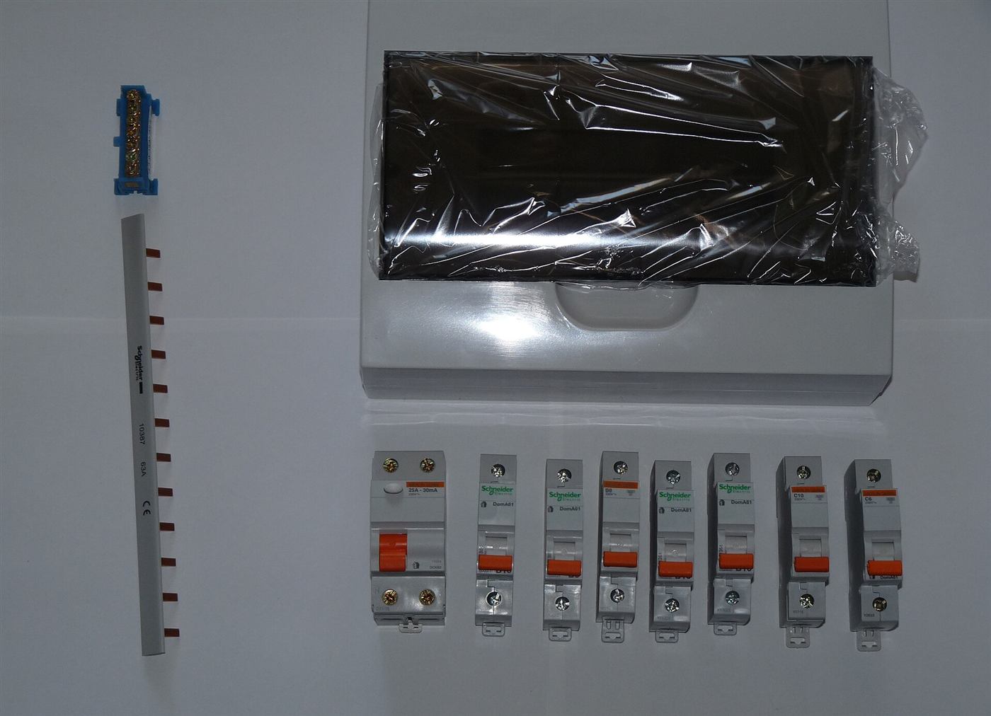 Tablero eléctrico con interruptores termomagnéticos